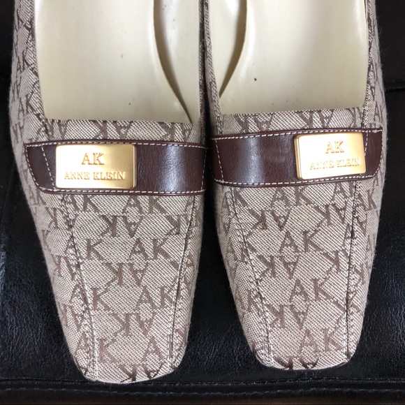 Anne Klein Fabric Mabrookview Pumps size 9 1/2 - Picture 2 of 6